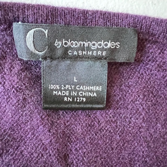 Bloomingdale's sweater 100% Cashmere asymmetrical purple Sz L - Picture 6 of 7
